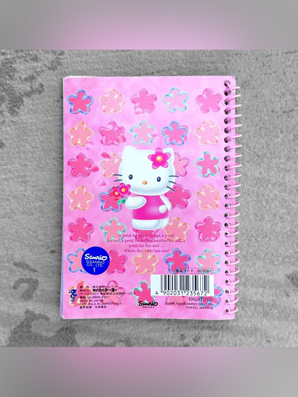 Hello Kitty Notebook - Picture 2 of 3